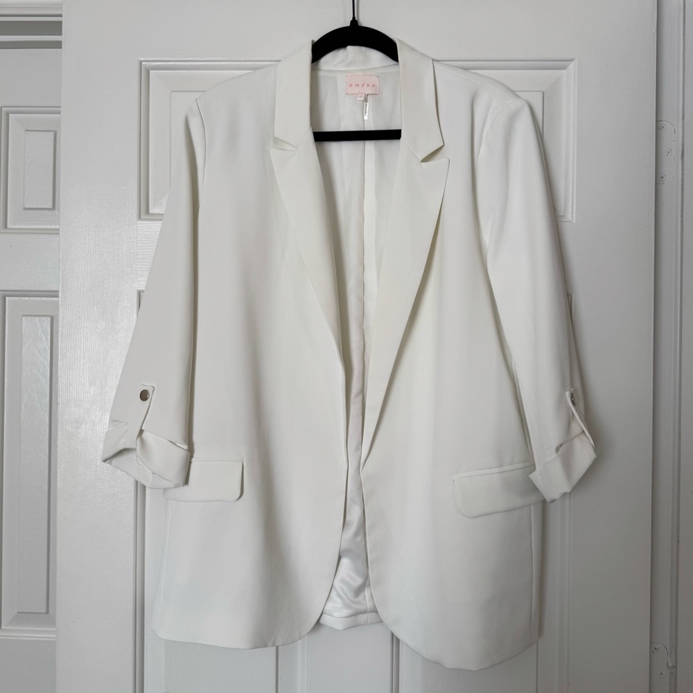 Entro Quarter Sleeve White Blazer